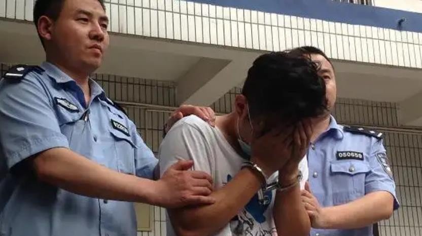 如果一个男人，在喝酒了，才会发信息给你，说想你了，，是因为什么，