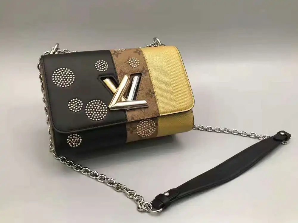 LV饰品出现Z图案被怀疑支持俄罗斯,在舆论面前LV会怎么做?