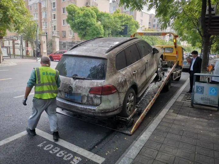 停车两年欠费5万的车主回应了，这究竟是怎么回事？