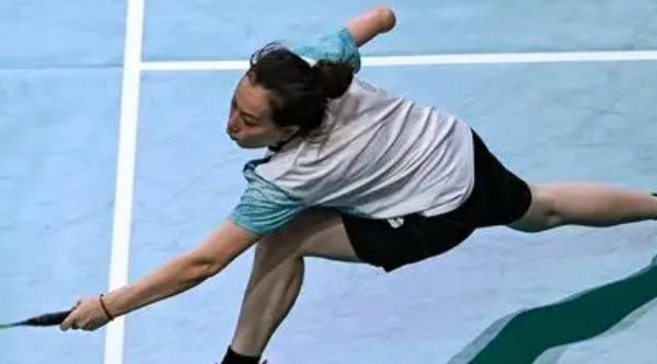 解释什么是季中锦标赛