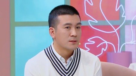 杨子现身直播间带货,一旁的女助理却出言不逊,引发网友热议!你怎么看?