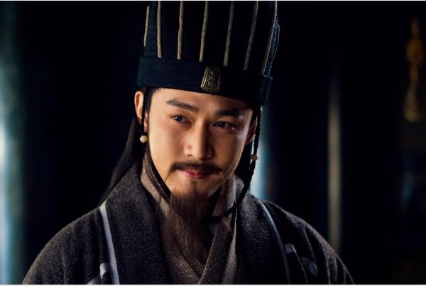 刘伯温对诸葛亮不服气，为何见到墓里的五个字却直接下跪？