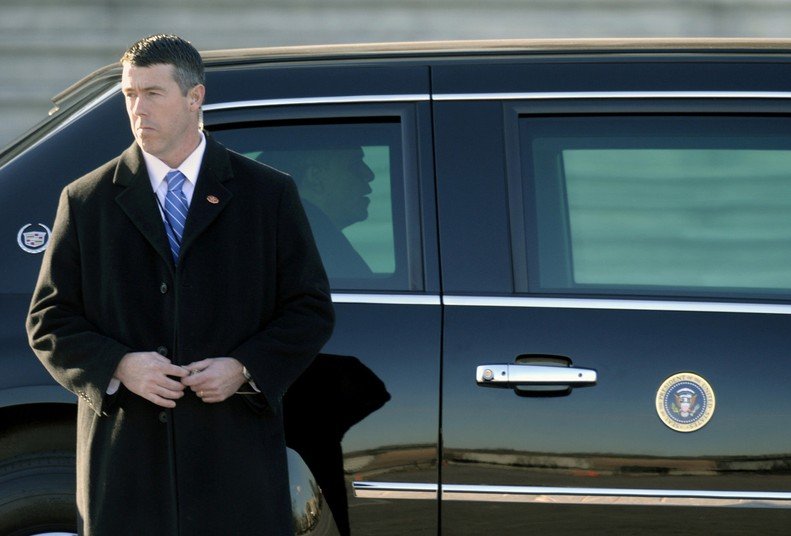 近身特工的作者简介