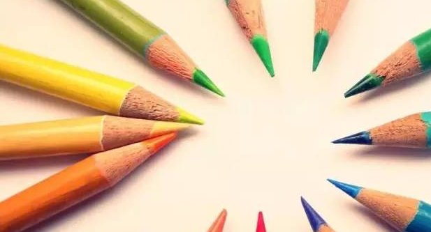 文具市场一支中性笔卖55元，你觉得这个价格合理吗？