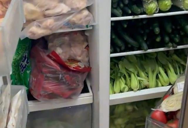 上海女子晒冰箱花6分钟数完物资，买个大冰箱真的很有必要吗？