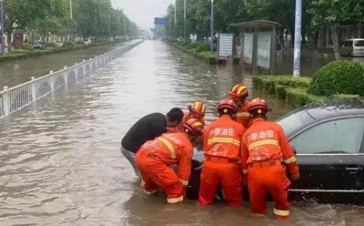 河南多个市县5天降了一年的雨，强降雨的过程中都有哪些特点？