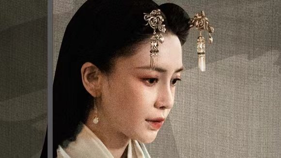 集智能与美貌玩转男人心，如何评价《风起陇西》最美女间谍杨颖？