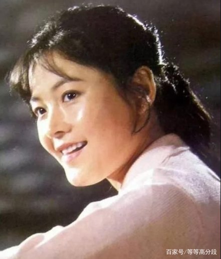 电影《湘女萧萧》所讲述的主题是什么？最后的结局如何？