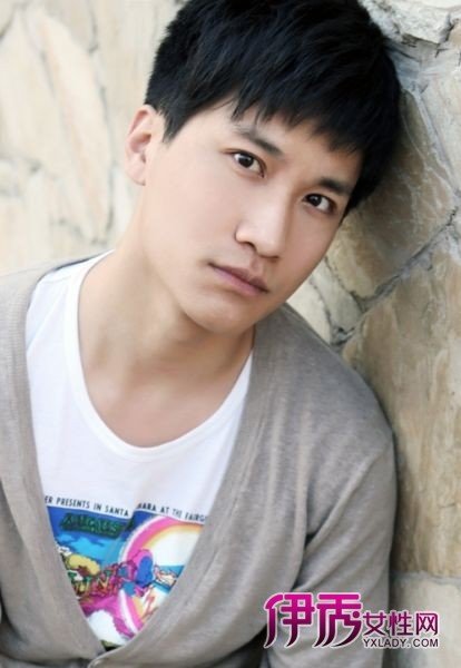 孙佳欢的早年经历