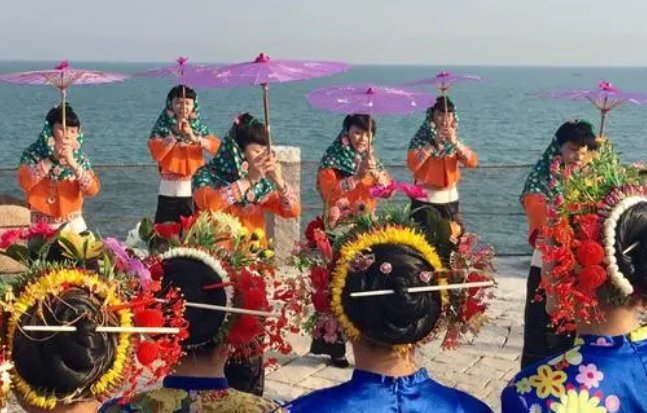 争妍斗艳的意思和解释