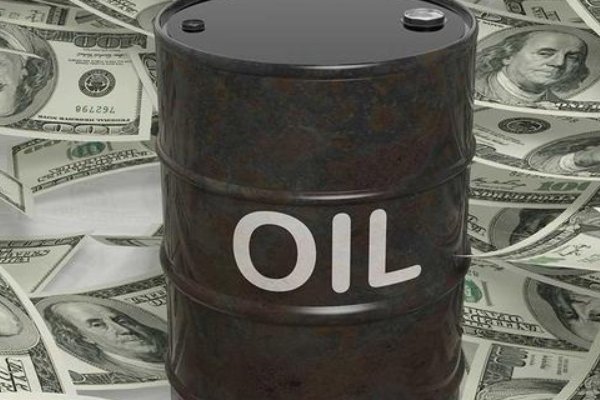 国内油价上调，加满一箱油多花9元，导致石油上涨的原因是什么？