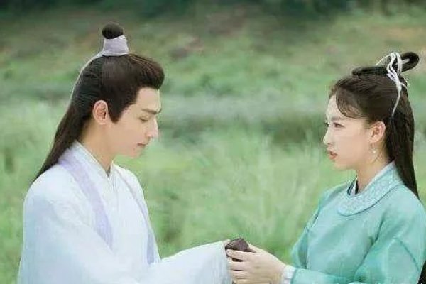 《香蜜》邝露喜欢润玉的原因是什么？