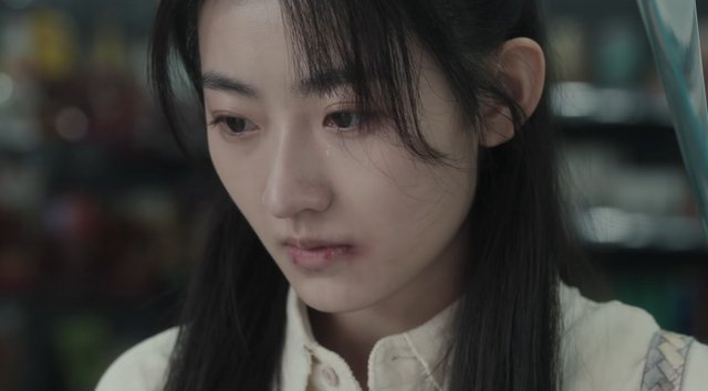 《扫黑风暴》这部热播剧中,徐英子咬桌角是什么意思?