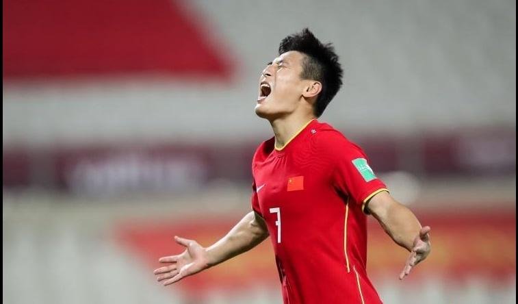 武磊祝贺女足夺冠：由衷钦佩，你如何看待武磊的发文？