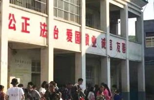 支教遇难女生李莎获评最美大学生，你觉得这个荣誉该给她吗？