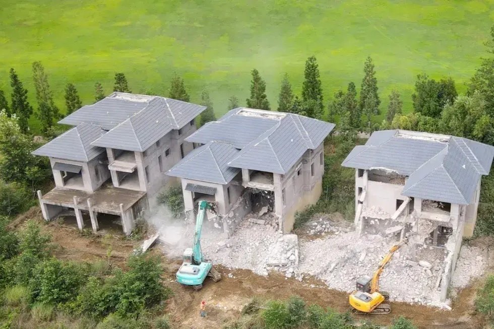 云南大理55栋高尔夫别墅被拆除,拆除原因是什么?