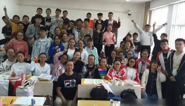 云南一女生高考660分，老师们沸腾了，这样的成绩能上哪些学校？