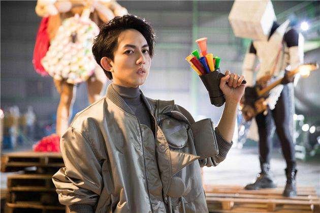 哪首歌里有“做个傻子多么好”