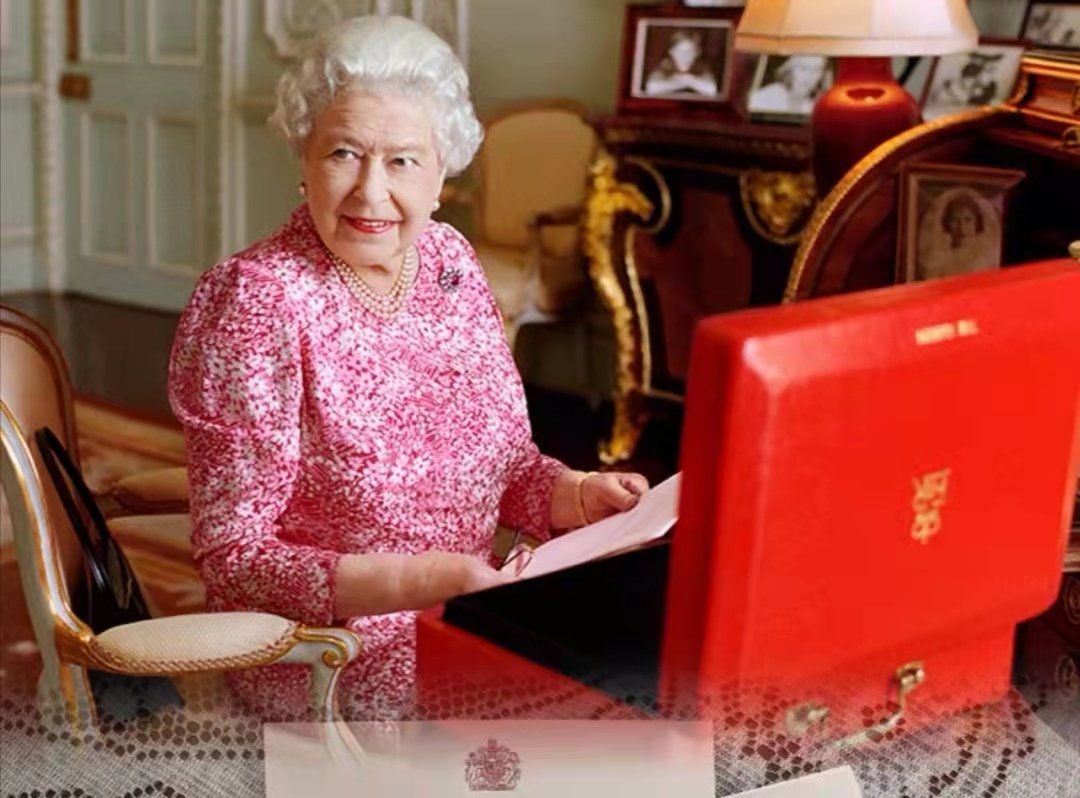 英国女王拥有怎么样的地位？