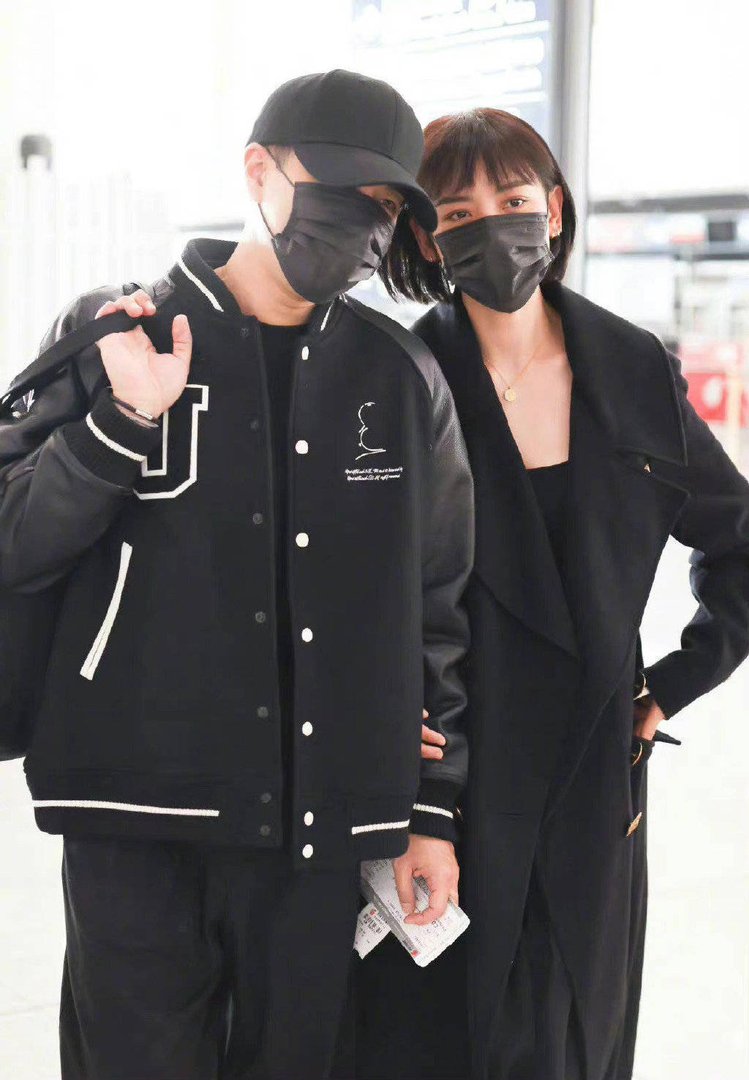 刘恺威官宣恋情后首现身，和女友手挽手秀恩爱！你看好他们之间的感情吗？