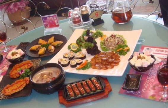 顾客在美冒冒菜文艺小馆就餐时发现老鼠上蹿下跳,顾客的食品安全如何保障?
