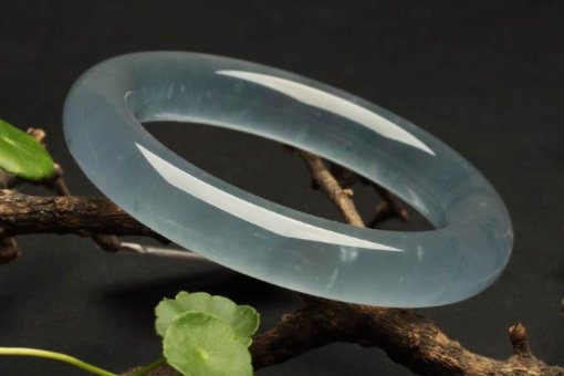 网购首饰遇假货主播称假一赔命，假货背后的真相为何实在让人惊愕？