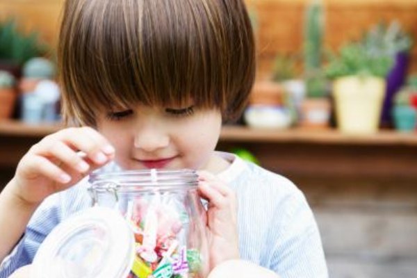 “熊孩子”称谓不符合未成年人保护理念，该如何正确看待问题儿童？