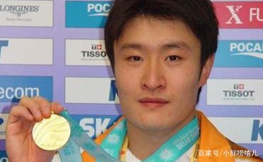 他是郭晶晶的初恋，女儿出生后遭遇车祸去世，老婆一直未再嫁，他是谁？