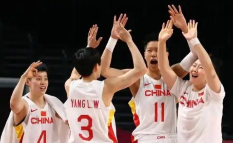 点赞！中国女篮亚军，追平历史最佳！女篮姑娘们为何这么厉害？