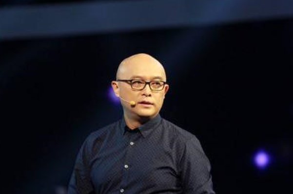 24位美女陪伴孟非过生日，为什么会被广大网友讽刺？