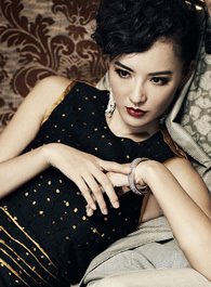 大上海演员表为什么会有两个演员都演阿宝 那到底是谁演的能不能具体解释下