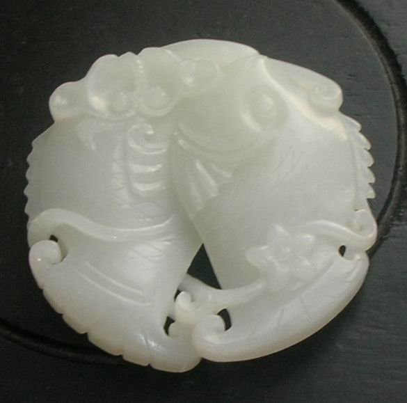 有关双鱼玉佩的五张图片