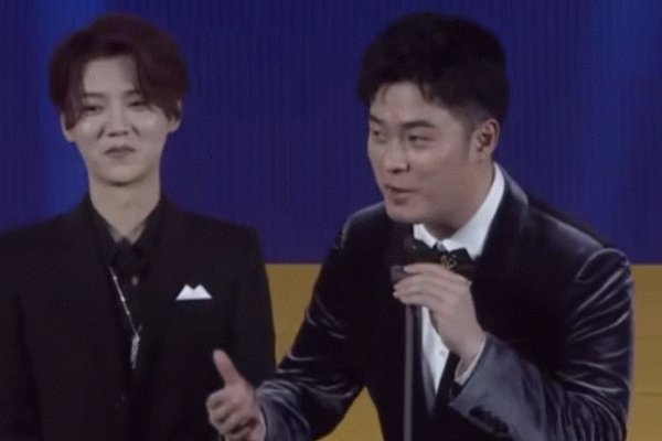 如何看待鹿晗出席活动被吐槽脸垮油腻这件事呢？