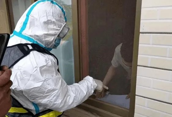 无锡1密接人员擅自离开房间被刑拘，其行为可能会酿成什么后果？