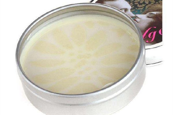 猪油膏哪个牌子好用?猪油膏对皮肤好吗?猪油膏怎么用效果好?