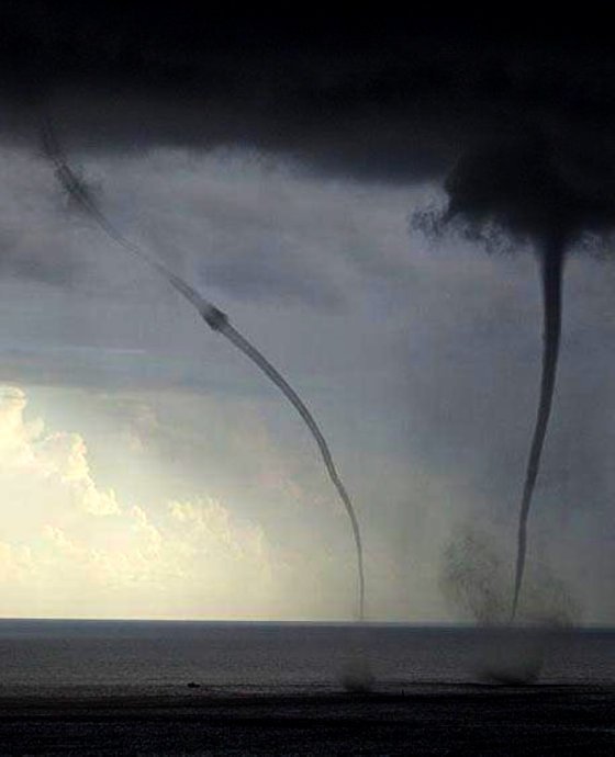 双龙吸水的奇观现象