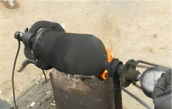 中国老式大炮手摇爆米花机是什么时候发明的？