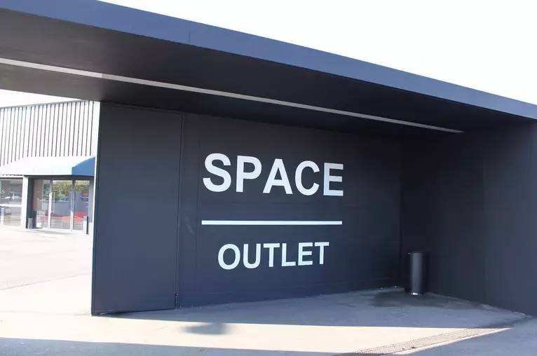 商场中的outlet是什么意思？