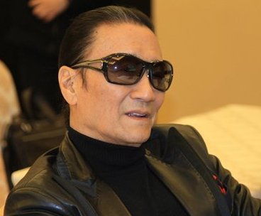 83岁谢贤深夜突发脑梗去世，经纪人火速回应此谣言，谢贤的身体状况如何？