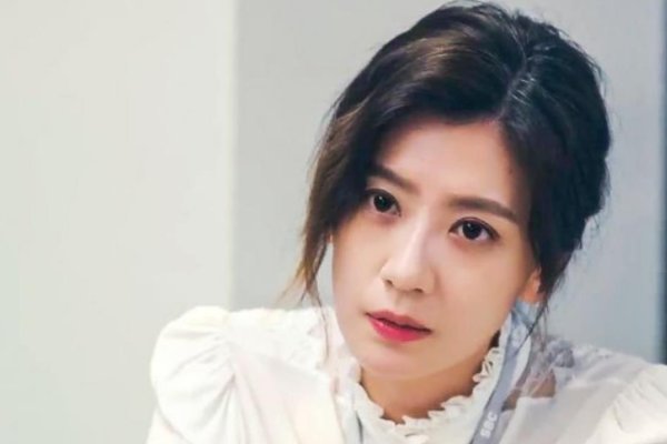 贾静雯失手将老公的头发剃秃了，发型对于一个人的颜值有多重要？