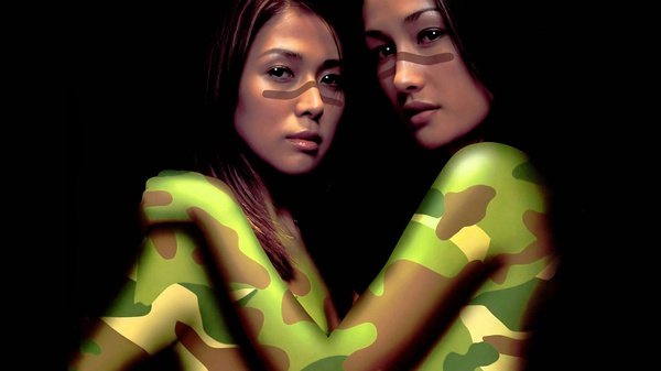 问一部电影名：我不知道算不算三 ji 片，只是最后有个情节是三个女主角被三个硬汉 上 了，那三个硬