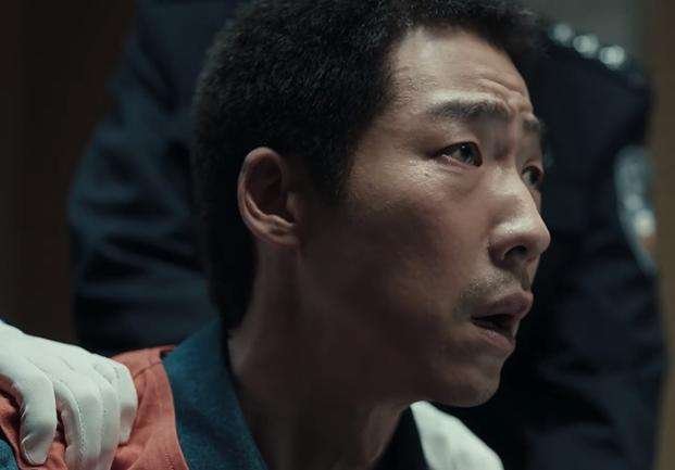 《扫黑风暴》这部热播剧中,徐英子咬桌角是什么意思?