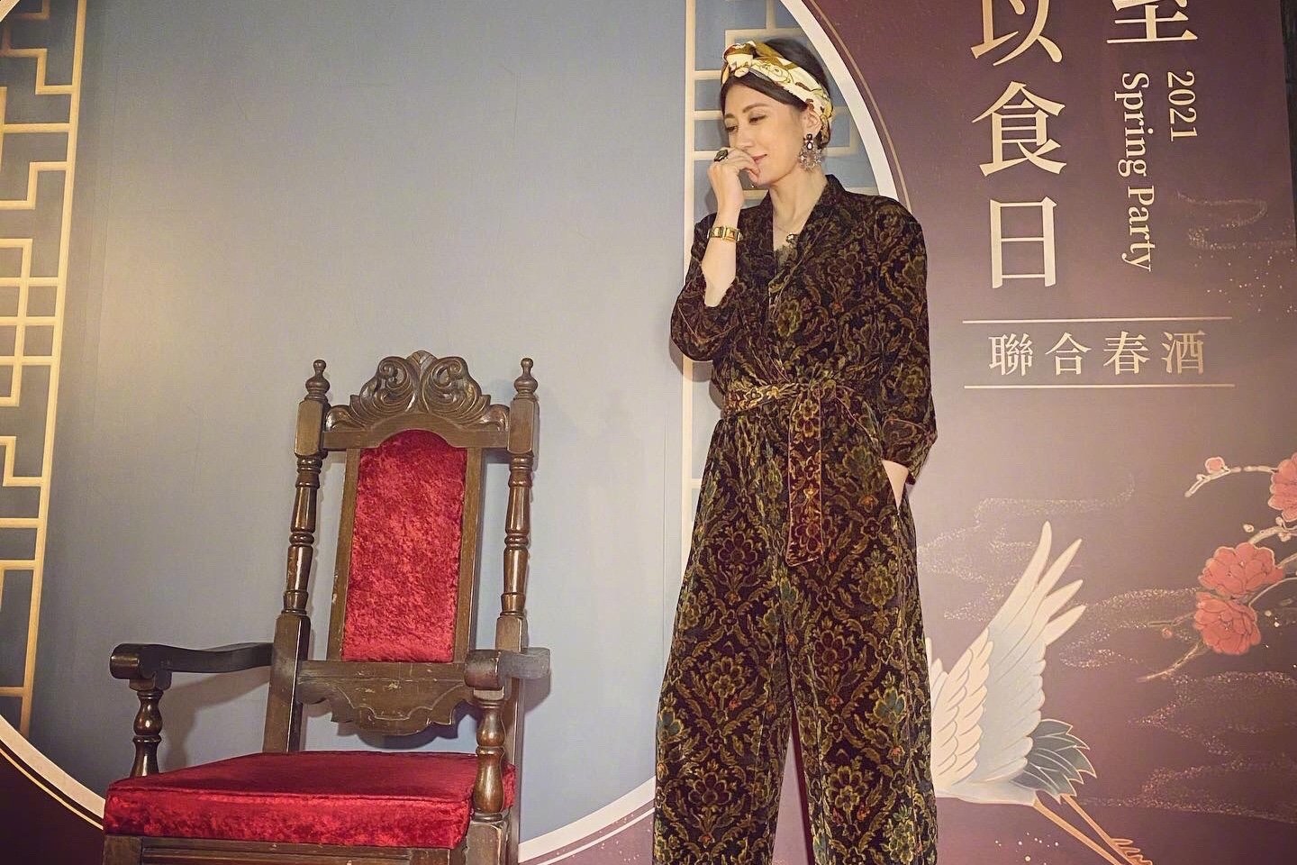 贾静雯化身理发师全家换新发型,她的手艺到底如何?