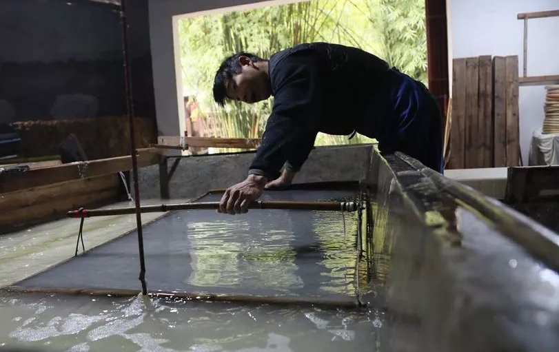 哪一地区竹纸制造工艺精湛，享有蜀纸之乡的美称？