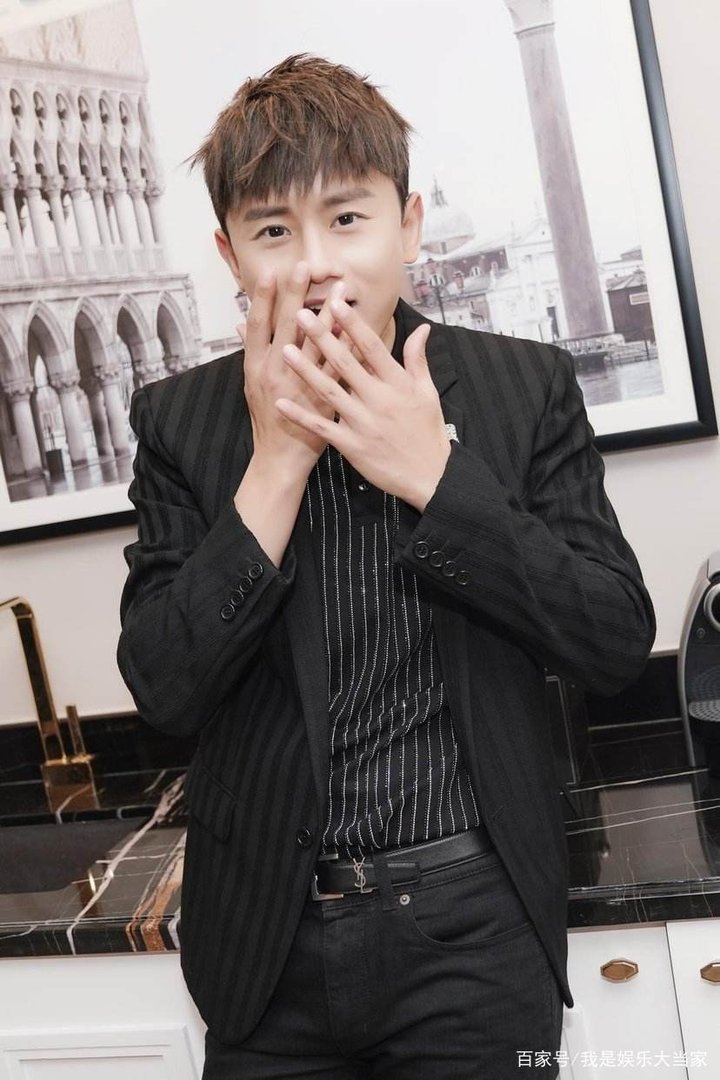 张杰和谢娜怎么认识的?为什么选择比他大几岁的谢娜?