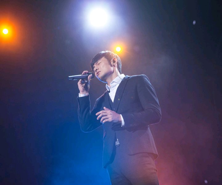 这些年有哪些网络歌曲引起了很大的争议？