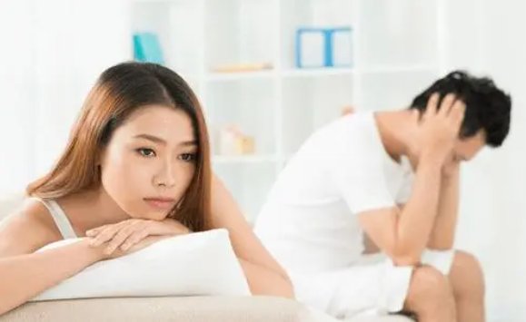 老公的朋友经常去家里玩，我要怎么办