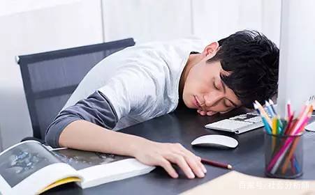 月入过万的收入，能达到这个“小目标”的本科生仅有6.1%，很难做到吗？