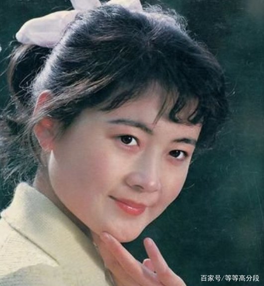 电影《湘女萧萧》所讲述的主题是什么？最后的结局如何？