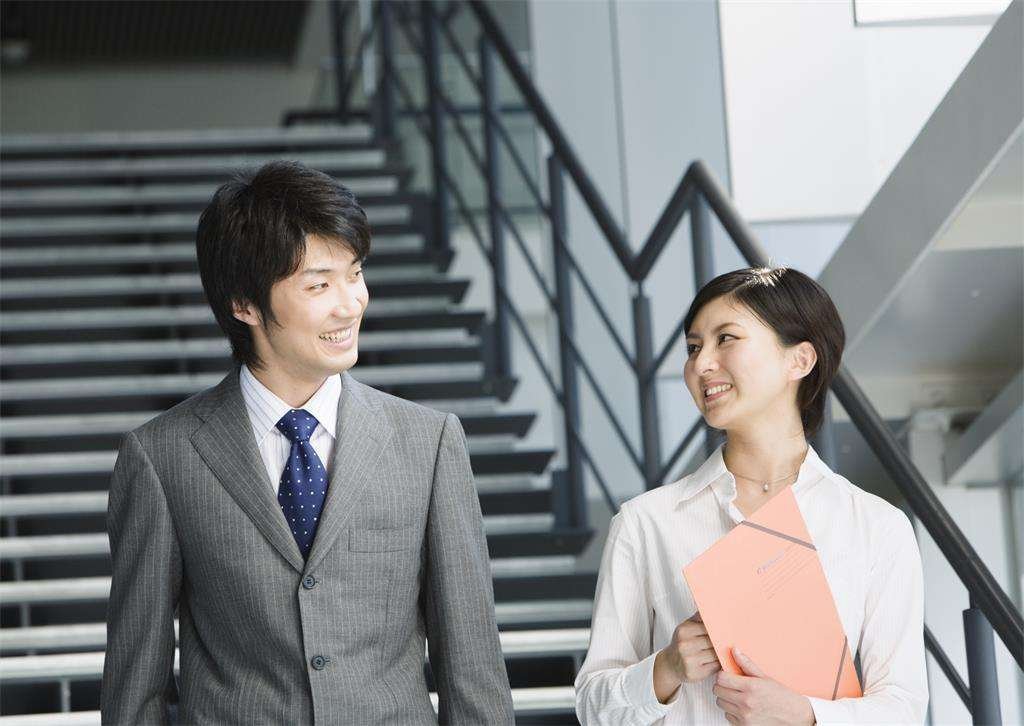 你觉得上传下达这项工作包括什么？原因是什么呢？